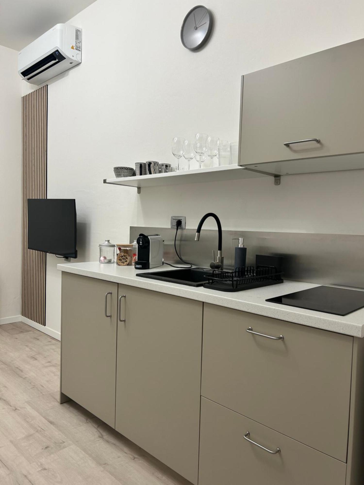 Tezone Seven Apartments Verona Eksteriør bilde